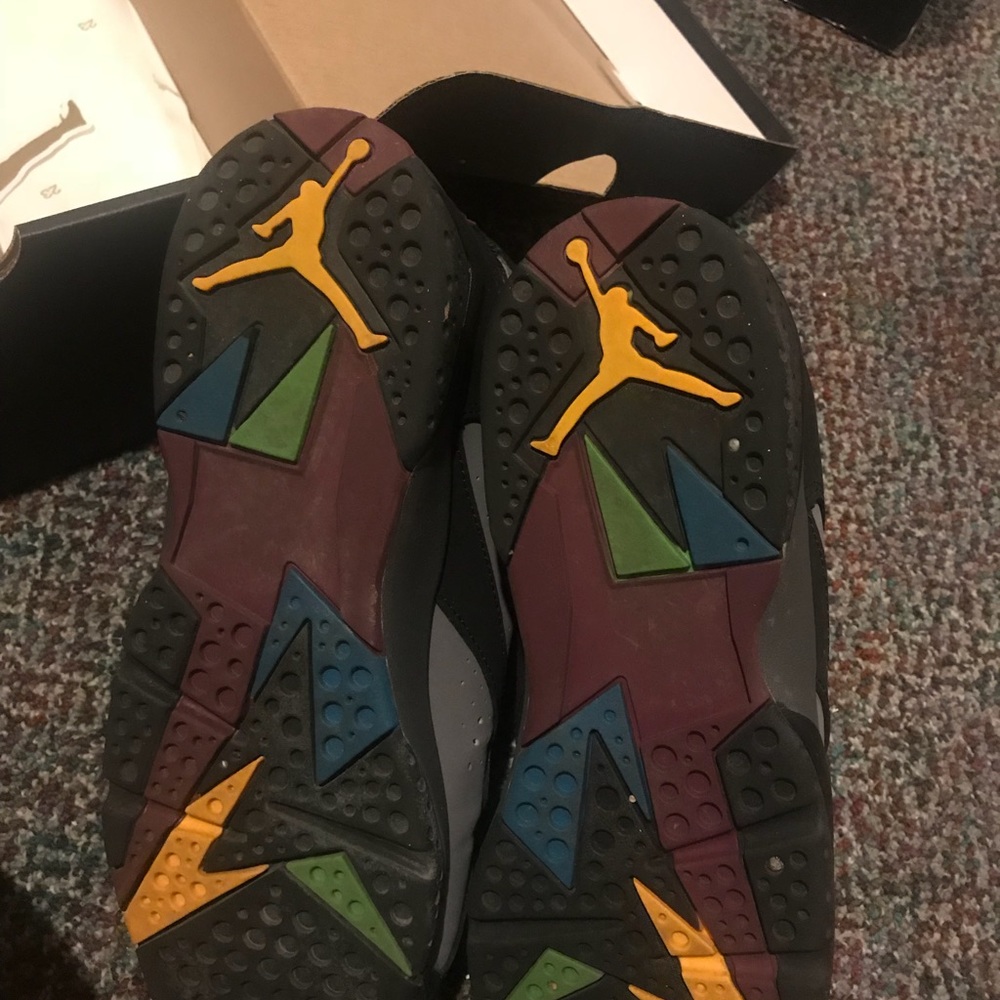 Jordan 6 - Picture 2 of 3